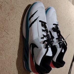 Nike White and Black Athletic Shoes with Cushioned Midsole